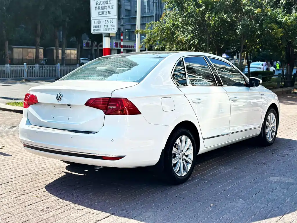 Volkswagen Bora — миниатюра 3