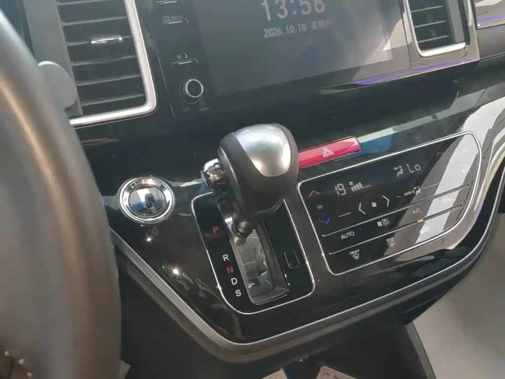 Honda Elysion — миниатюра 14