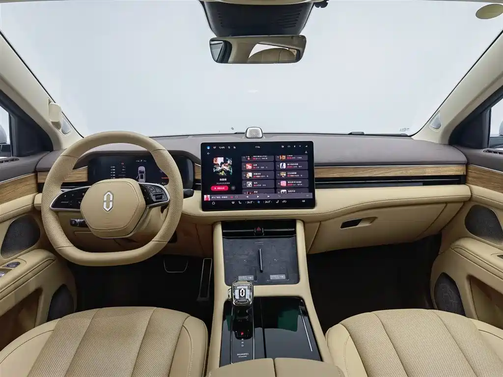 AITO ASK THE WORLD M7