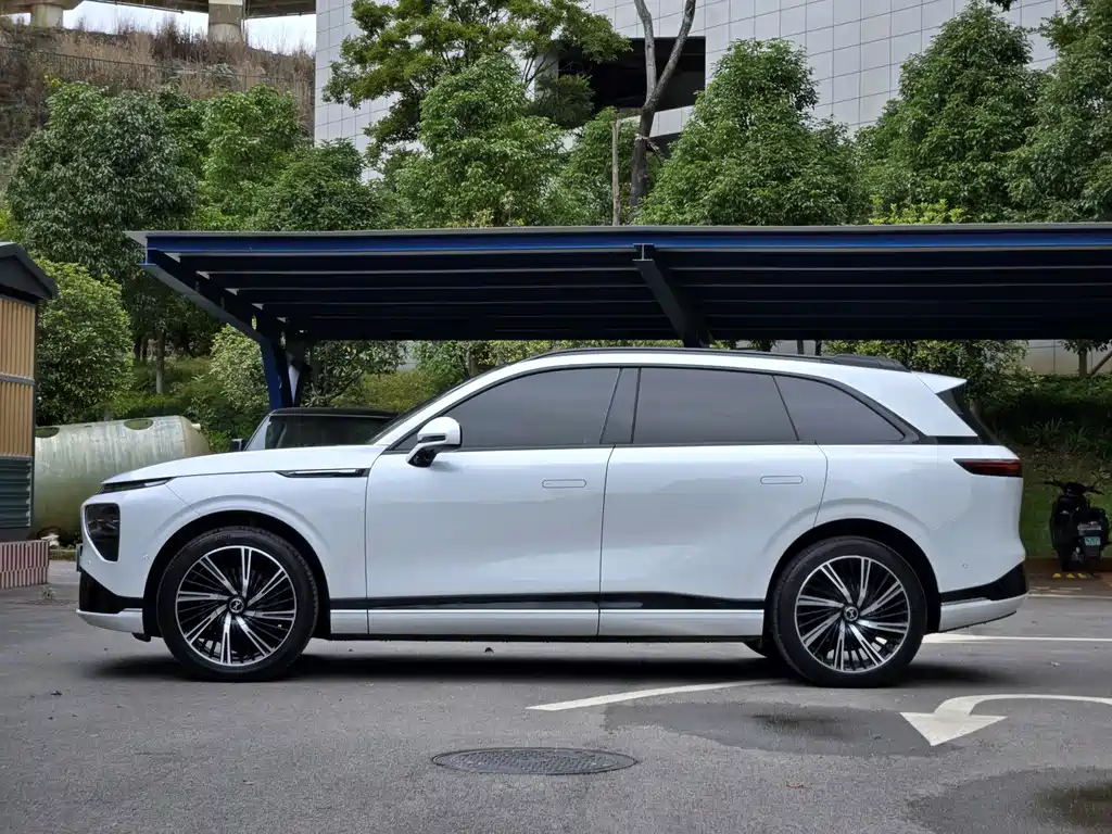 XPeng G9 — миниатюра 2