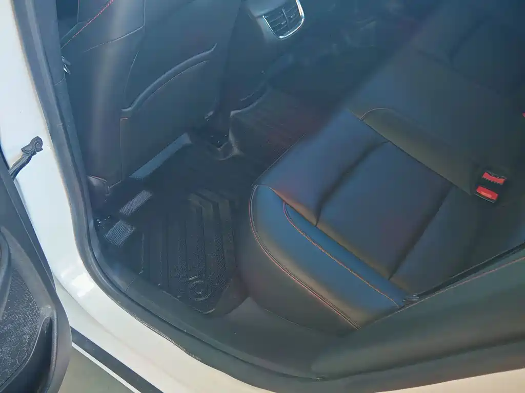 Chevrolet Malibu XL — миниатюра 11