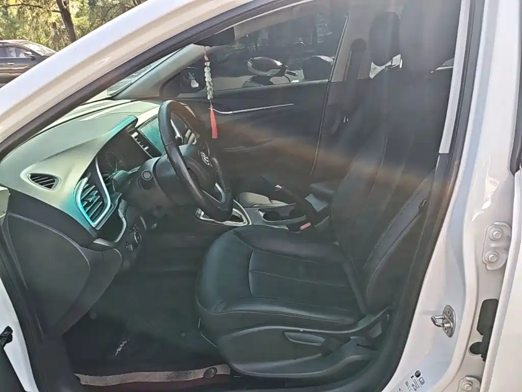 Buick Excelle — миниатюра 15
