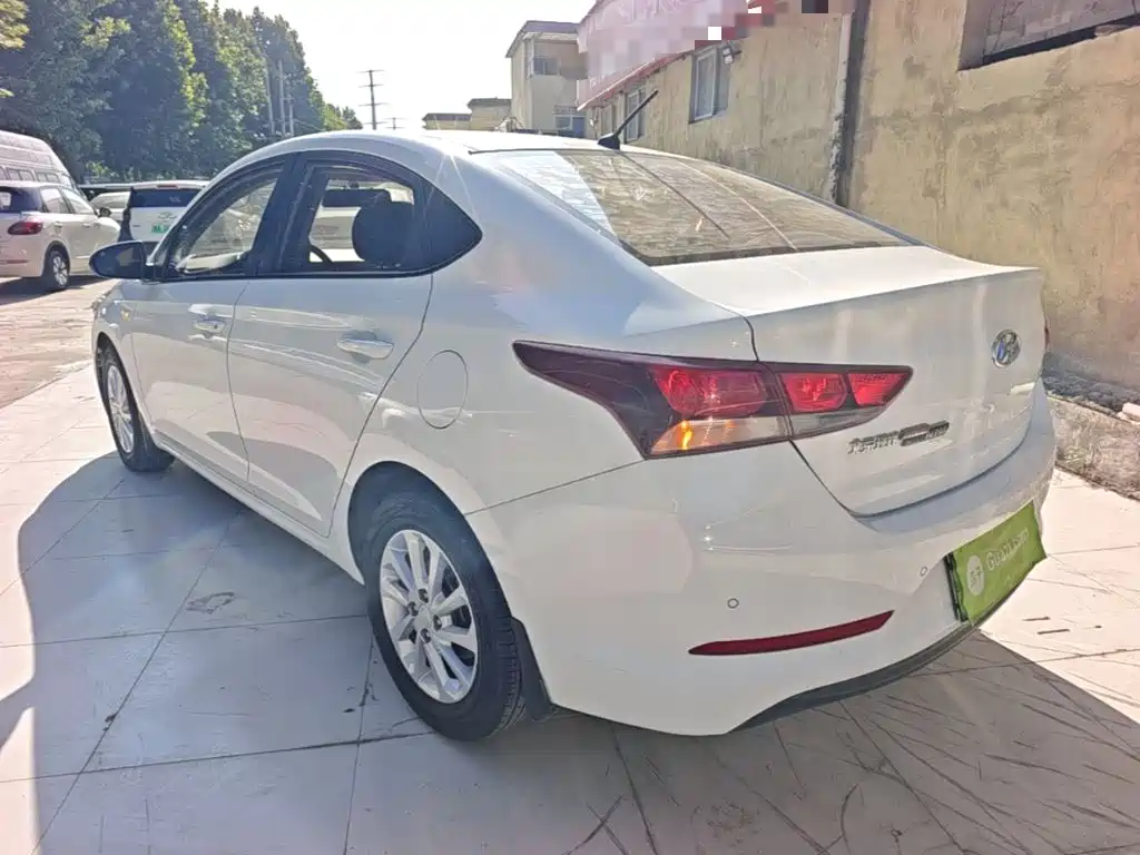Hyundai Verna — миниатюра 5