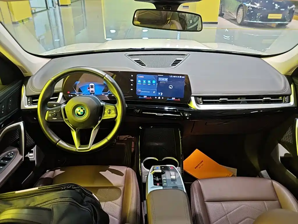 BMW iX1 — миниатюра 10