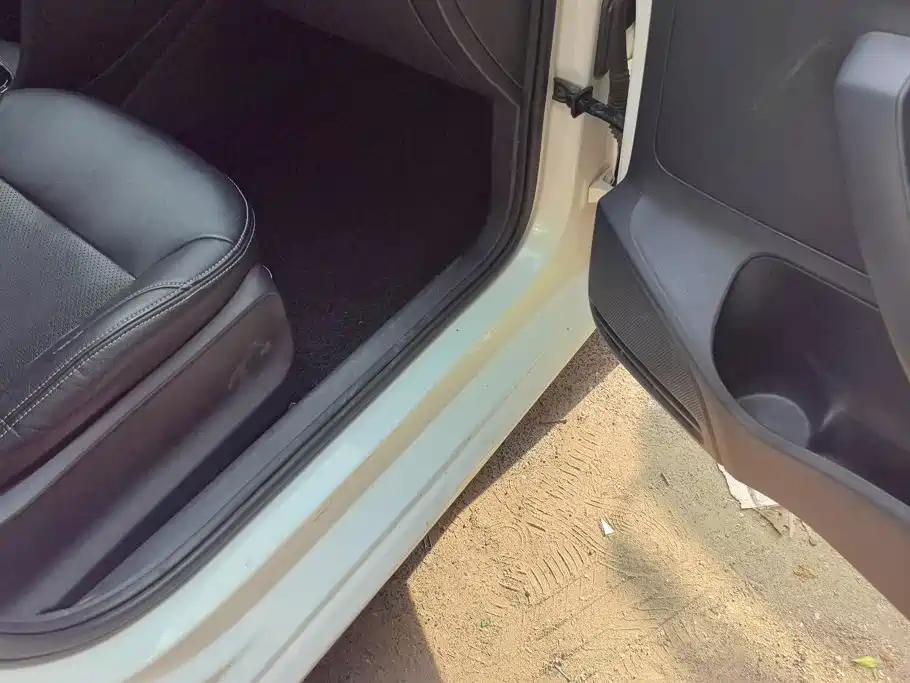 Volkswagen Polo — миниатюра 8