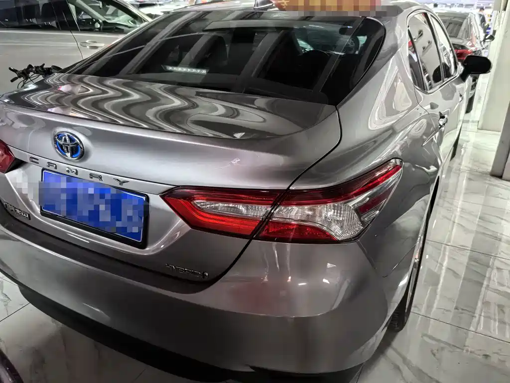 Toyota Camry — миниатюра 5