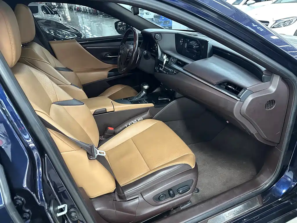 Lexus ES — миниатюра 21