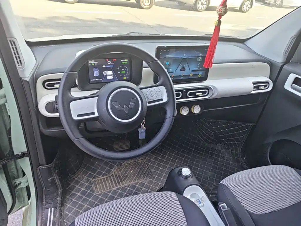 Wuling MINIEV — миниатюра 10