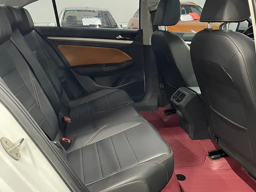 Volkswagen Bora — миниатюра 12