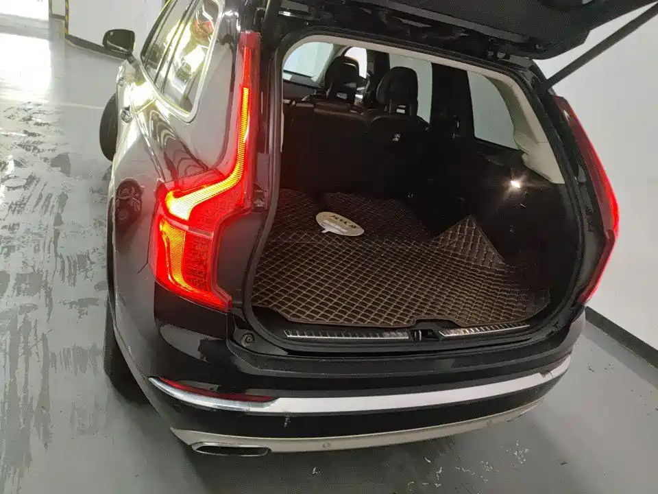Volvo XC90 — миниатюра 8