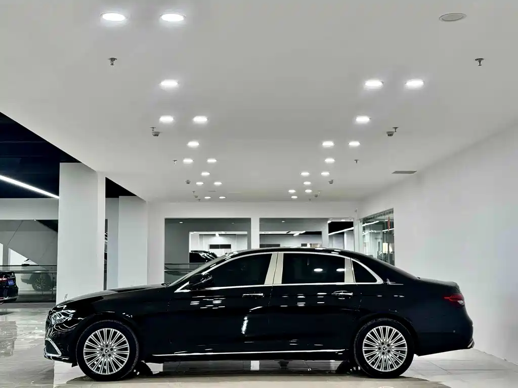 Mercedes-Benz E-Class — миниатюра 4