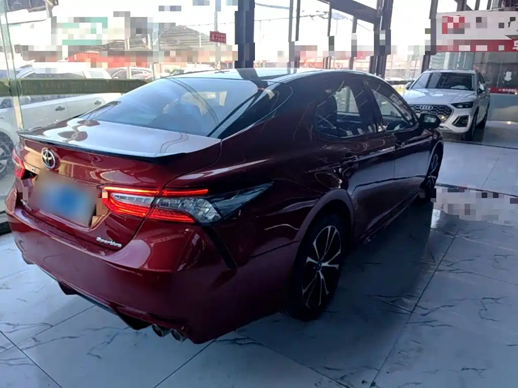 Toyota Camry — миниатюра 7