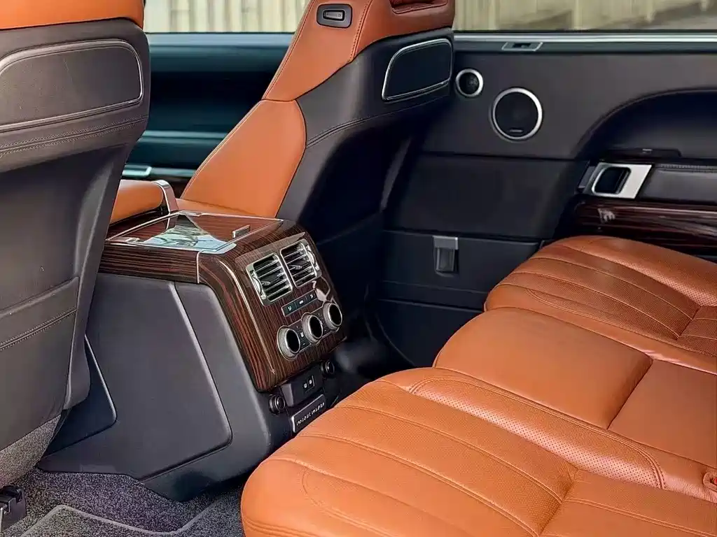 Land Rover Range Rover — миниатюра 4