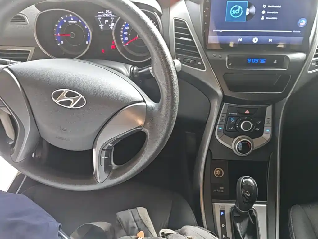 Hyundai Elantra Langdong — миниатюра 10