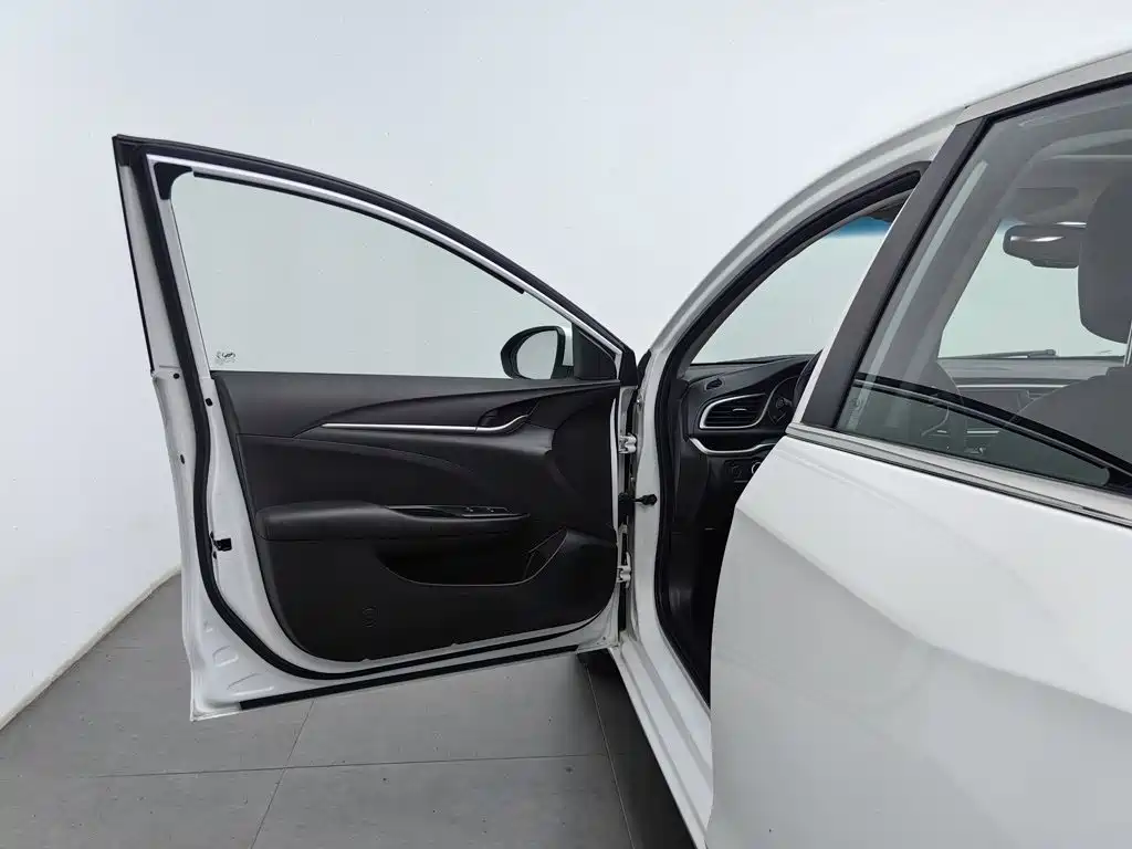 Buick Excelle — миниатюра 8