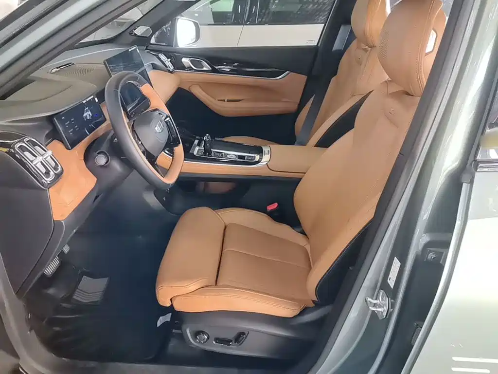 Geely Boyue L — миниатюра 15