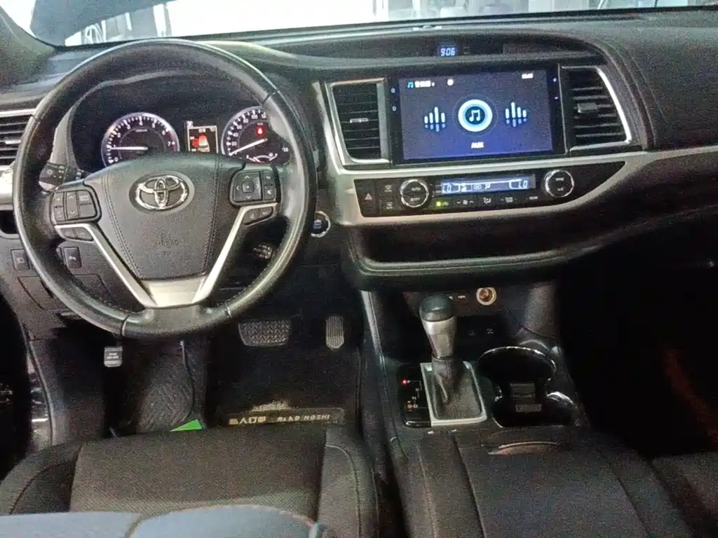 Toyota Highlander — миниатюра 10