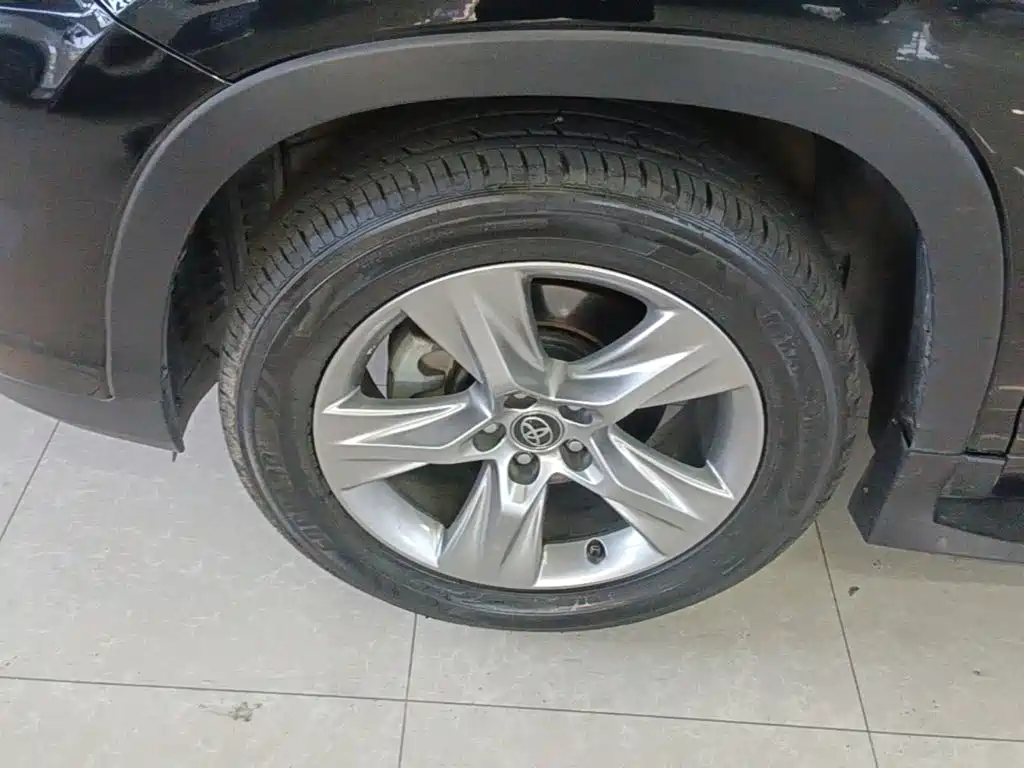Toyota Highlander — миниатюра 23