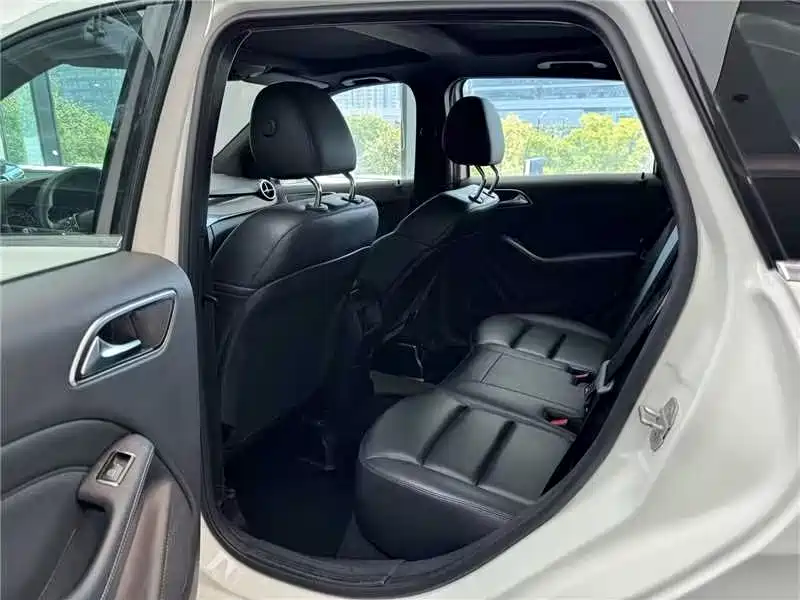 Mercedes-Benz B-Class — миниатюра 13