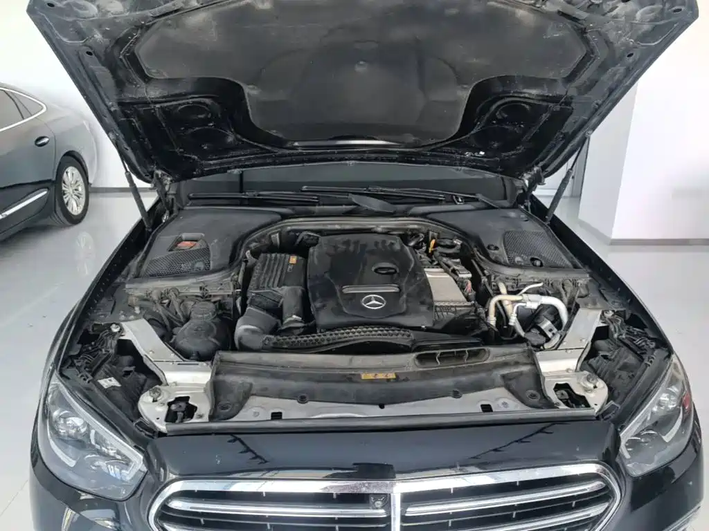 Mercedes-Benz E-Class — миниатюра 20
