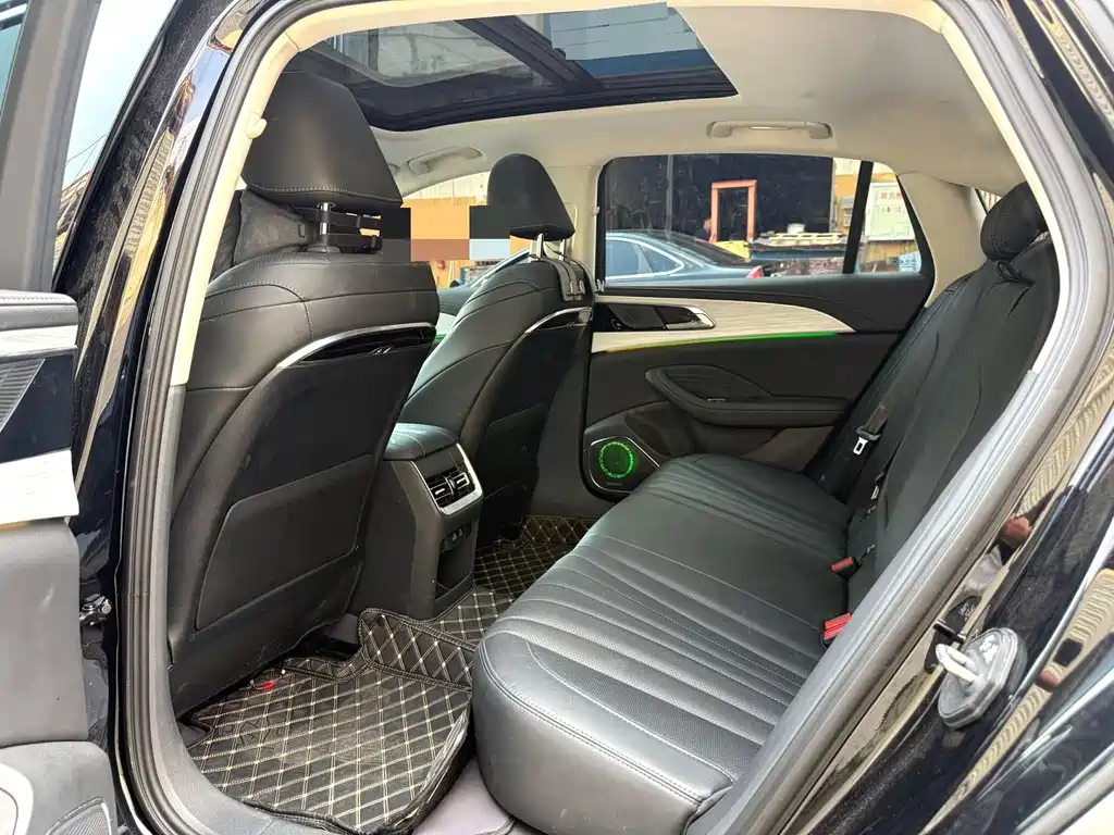 Hongqi Hongqi H5 — миниатюра 6