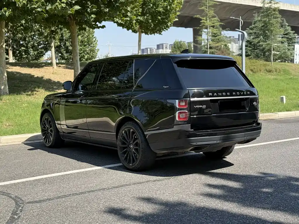Land Rover Range Rover — миниатюра 10