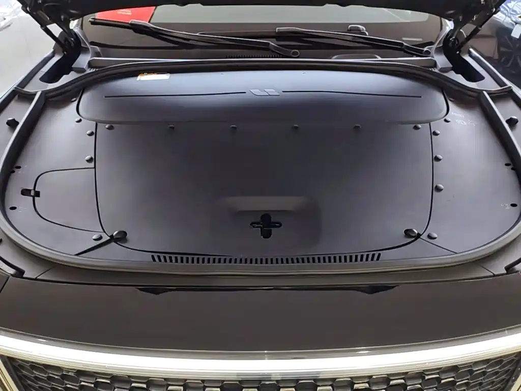 Li Auto Li ONE — миниатюра 20