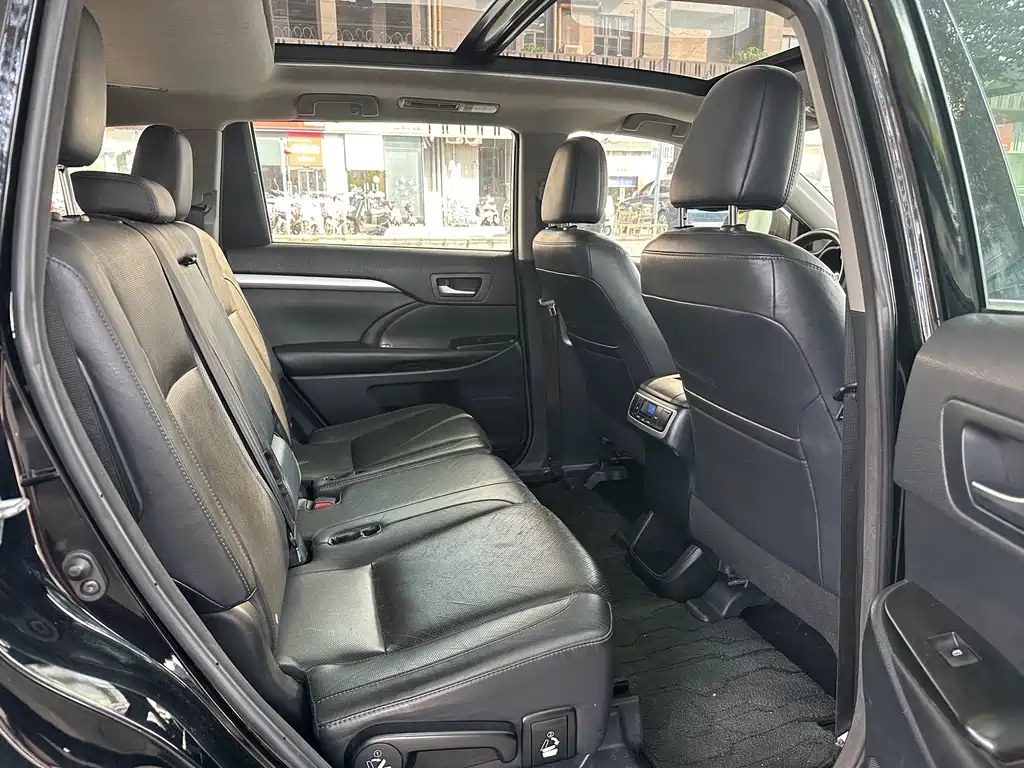 Toyota Highlander — миниатюра 6