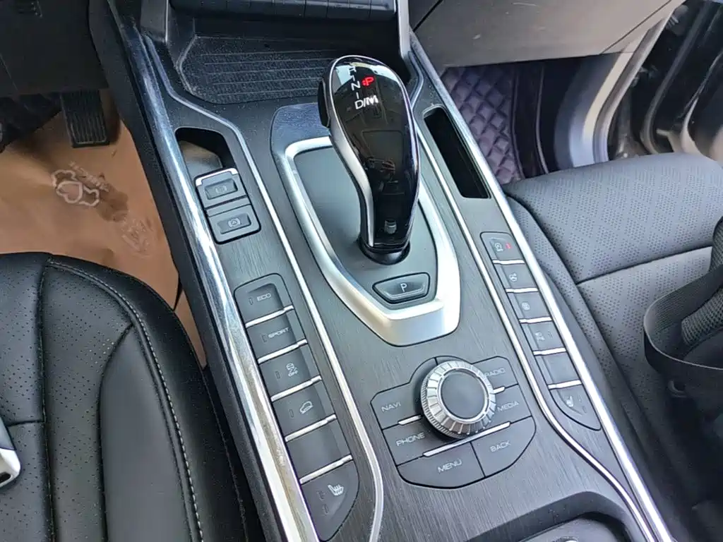 Wey Wey VV6 — миниатюра 14