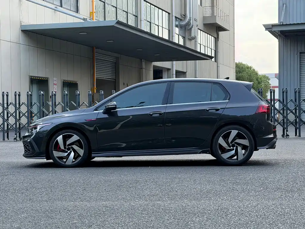 Volkswagen Golf GTI — миниатюра 8