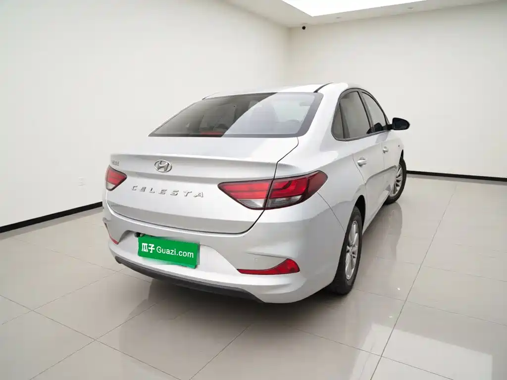 Hyundai Elantra — миниатюра 4