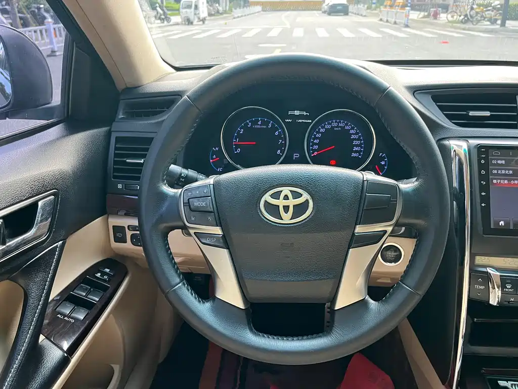 Toyota Reiz — миниатюра 11
