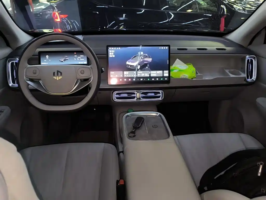 Leapmotor Leapmotor B10 — миниатюра 10