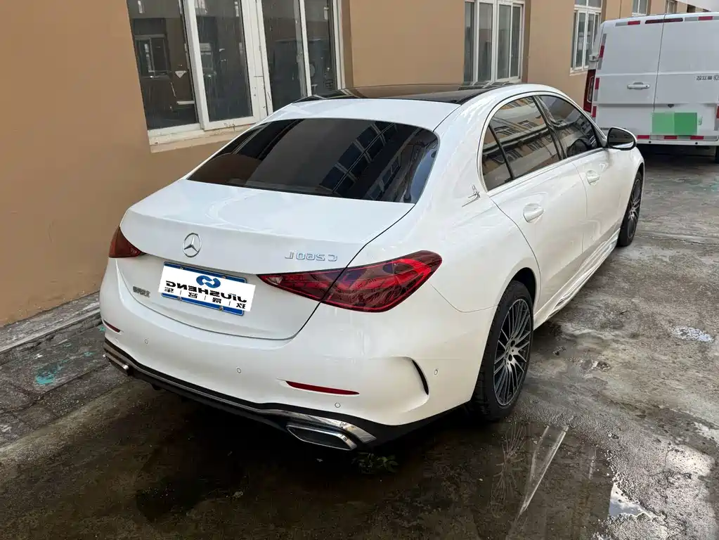 Mercedes-Benz C-Class — миниатюра 7