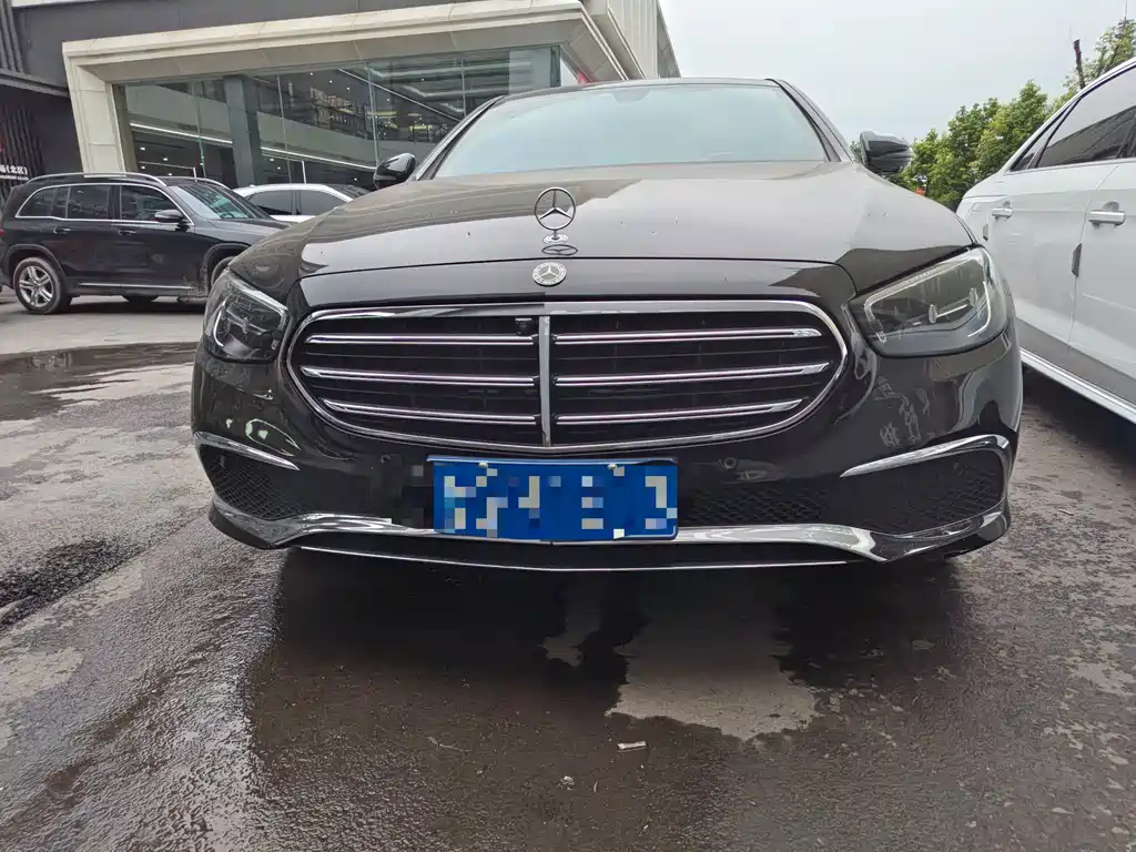 Mercedes-Benz E-Class — миниатюра 2