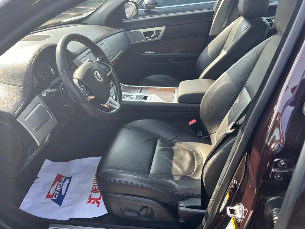 Jaguar XF — миниатюра 8