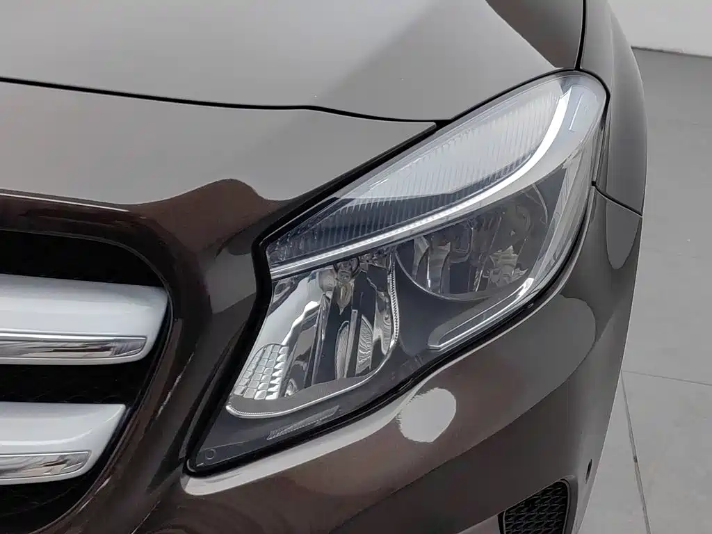 Mercedes-Benz GLA — миниатюра 7