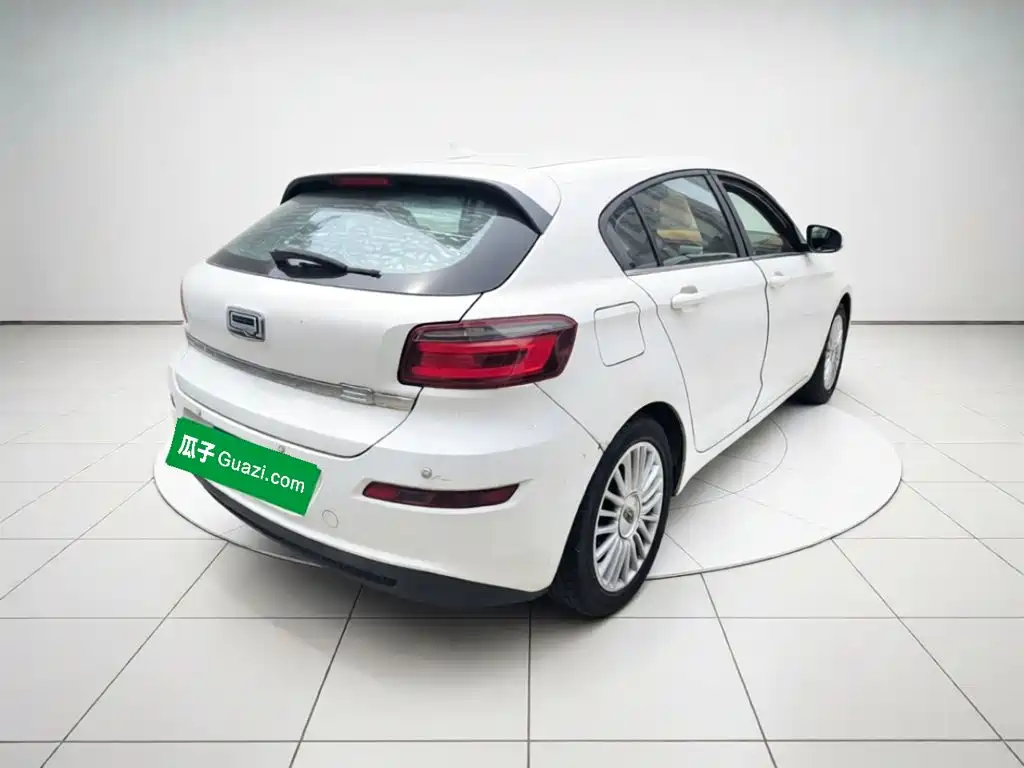 Qoros Qoros 3 — миниатюра 6