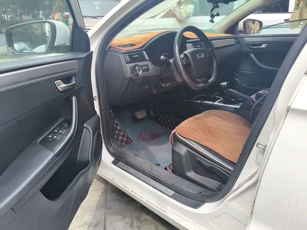 Qoros Qoros 3 — миниатюра 17