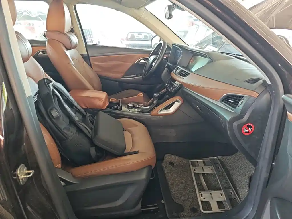 Borgward BX7 — миниатюра 25