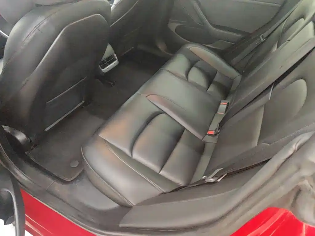 Tesla Model 3 — миниатюра 17