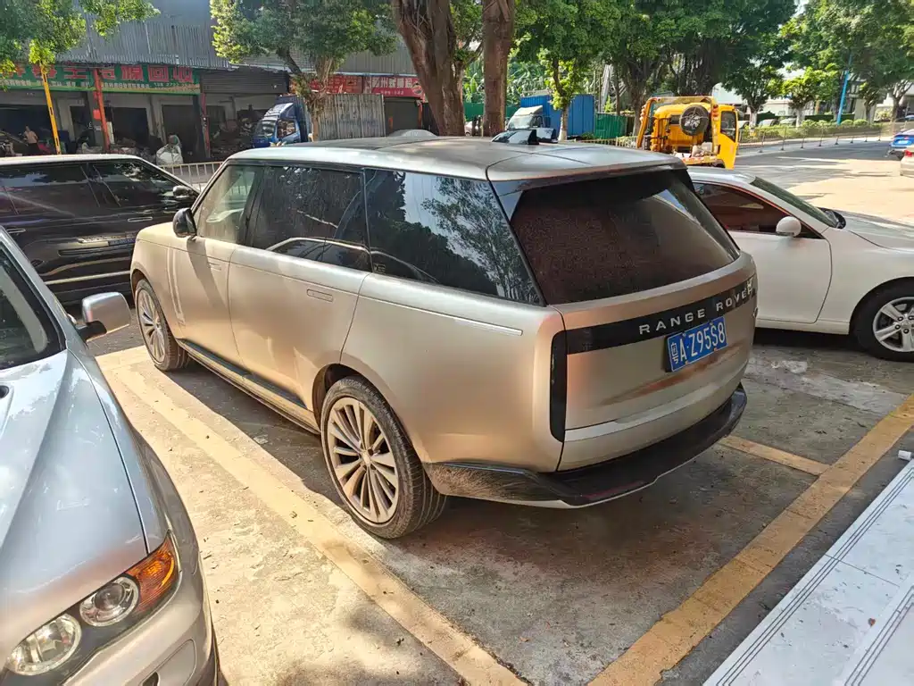 Land Rover Range Rover — миниатюра 9