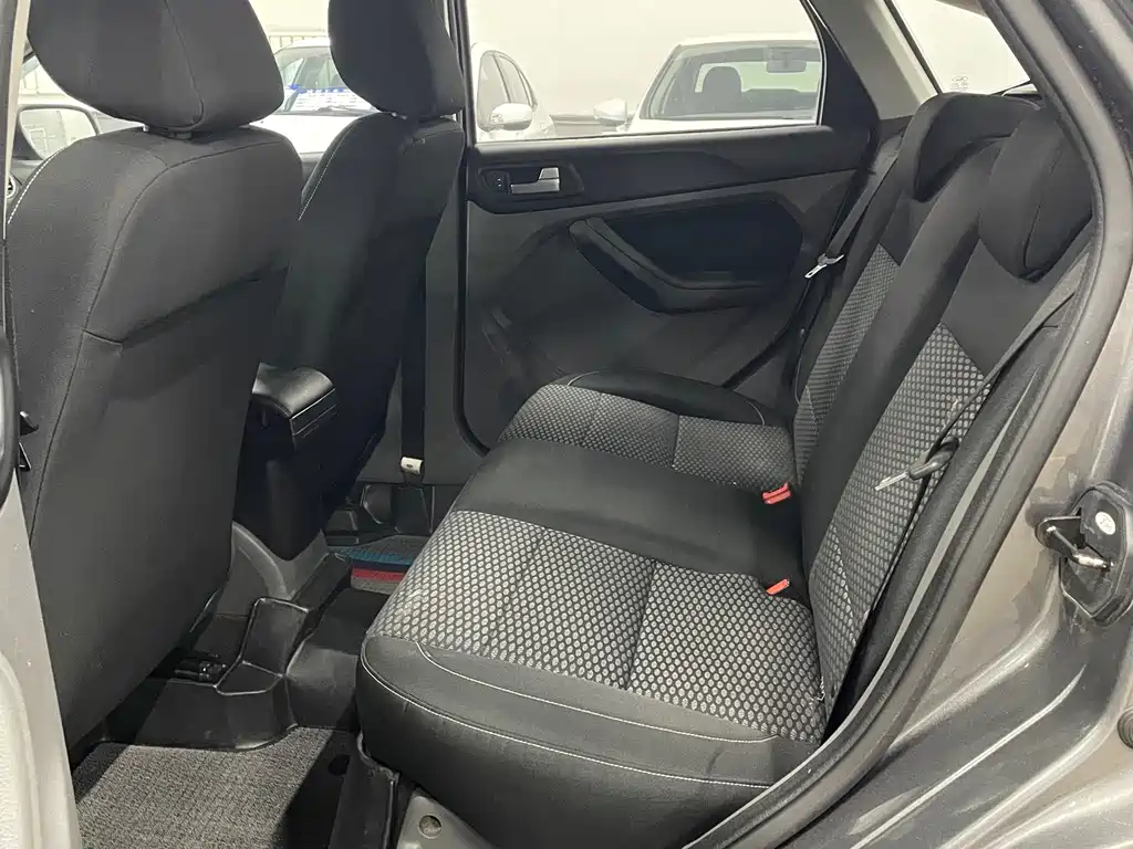 Ford Focus — миниатюра 10