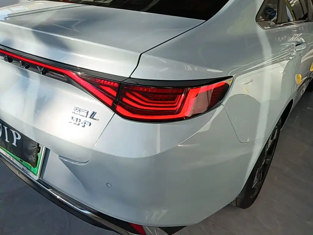 Geely L HiP — миниатюра 8