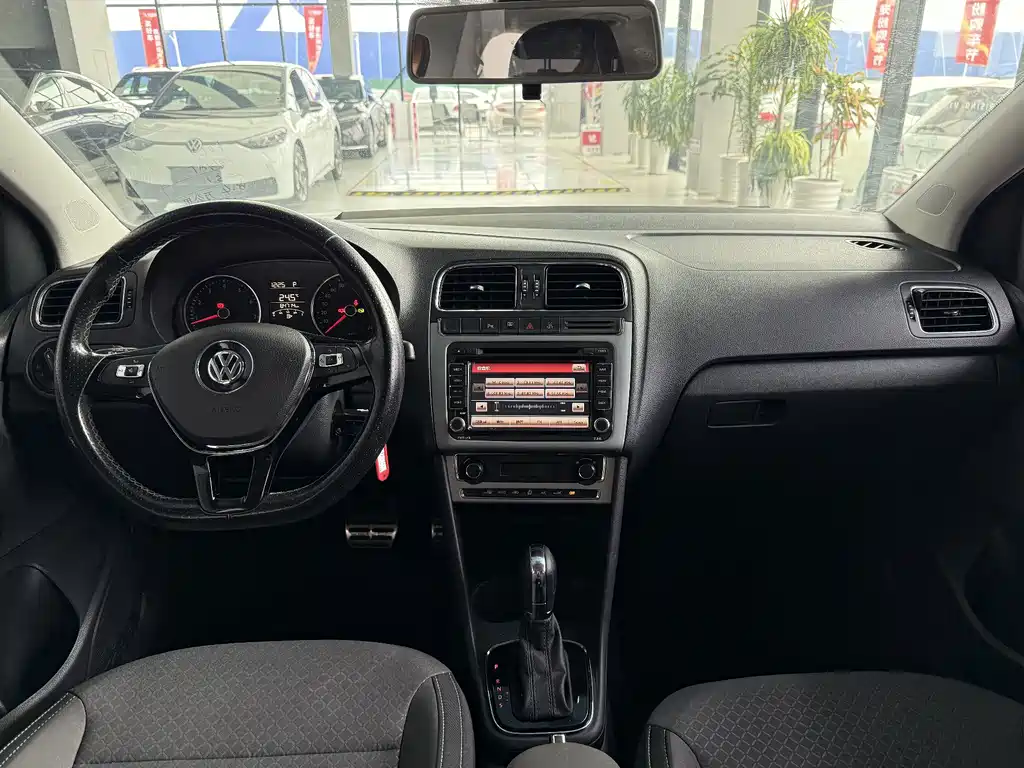 Volkswagen Polo — миниатюра 10