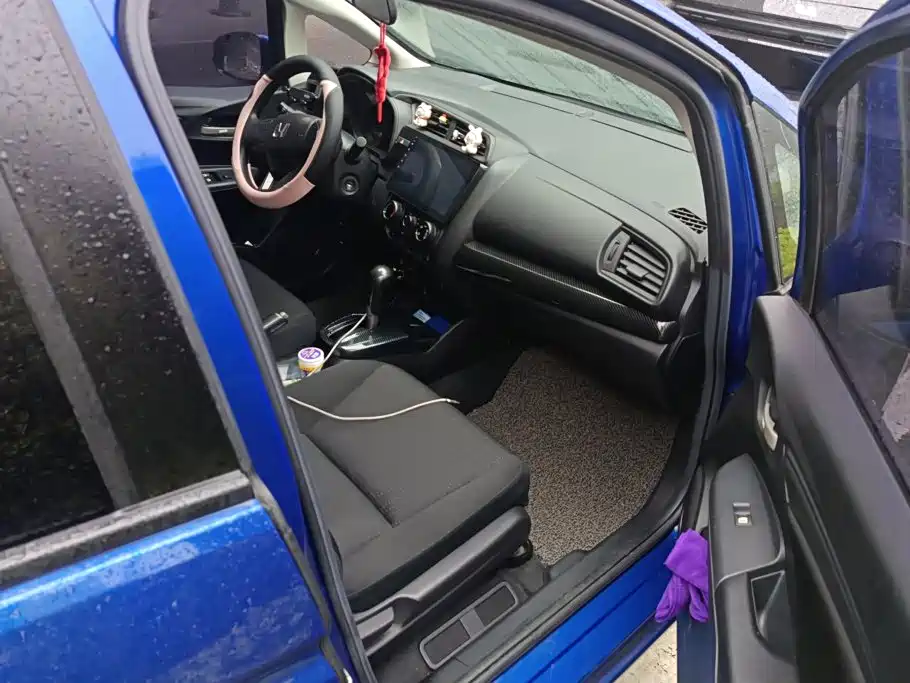 Honda Fit — миниатюра 8