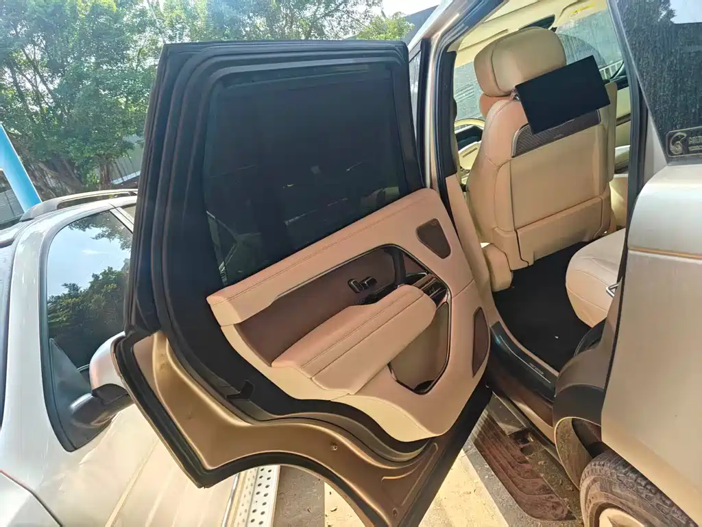 Land Rover Range Rover — миниатюра 4