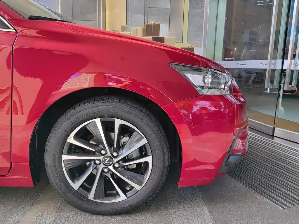 Lexus CT — миниатюра 7