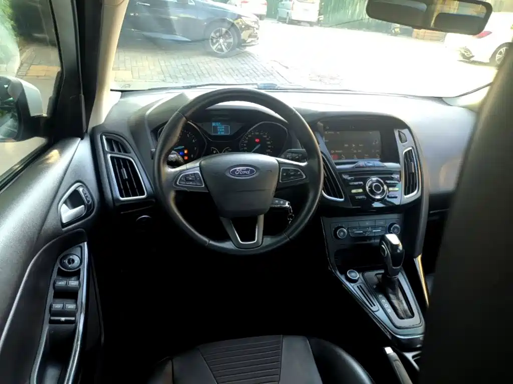 Ford Focus — миниатюра 11