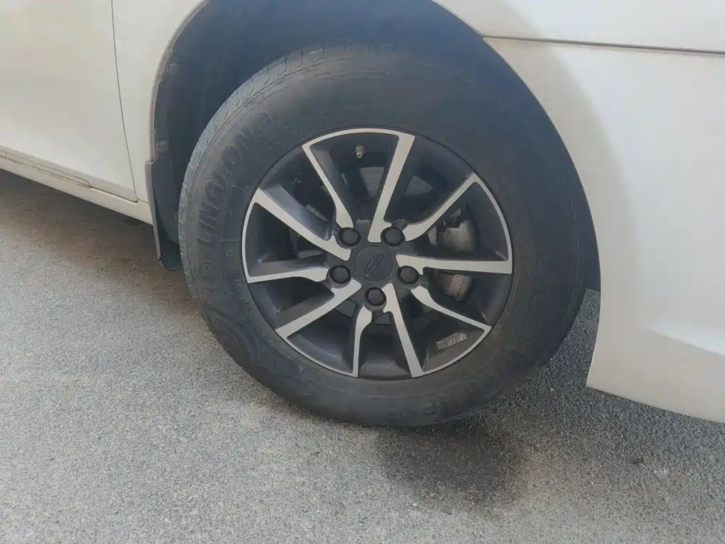Geely Emgrand — миниатюра 24